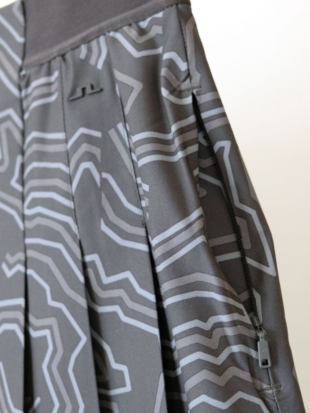 J.Lindeberg Golf Skirt Bundle: Amy in Dark Blue, Alesia in Topo Asphalt, Medium - Picture 4 of 15